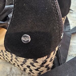 UGG Black and Tan Woven Sandals